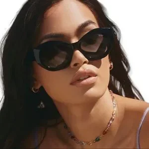 QUAY AUSTRALIA Real Me Black Sunglassesnew Quay Australia | Accessories | Quay Real Me Sunglasses Black  main image 4